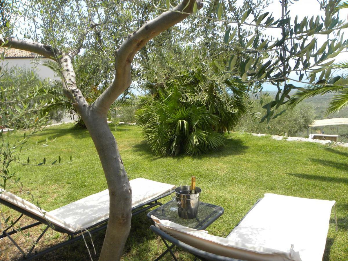 Villa In Gargano - Villa Basso Monte SantʼAngelo Zewnętrze zdjęcie